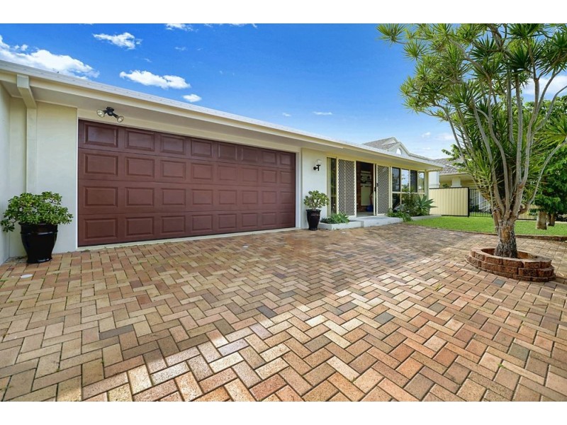 53 Intrepid Drive, Mermaid Waters QLD 4218