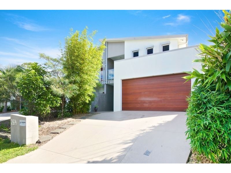 2/64 Compass Drive, Biggera Waters QLD 4216