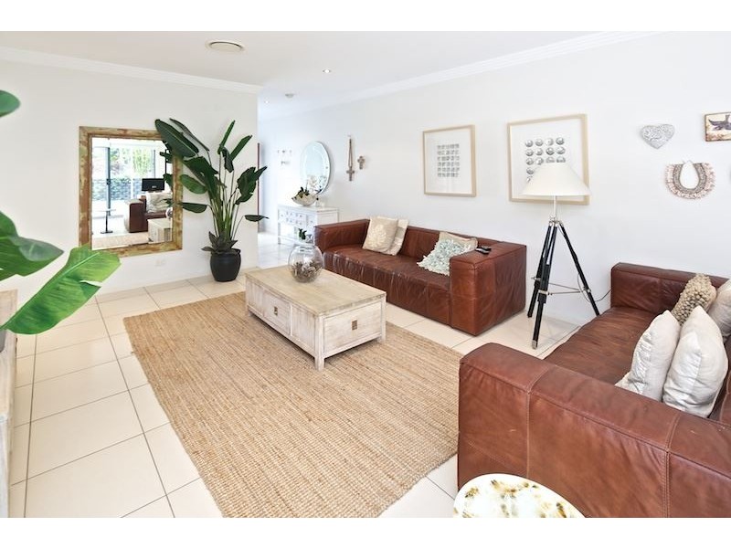 2/64 Compass Drive, Biggera Waters QLD 4216