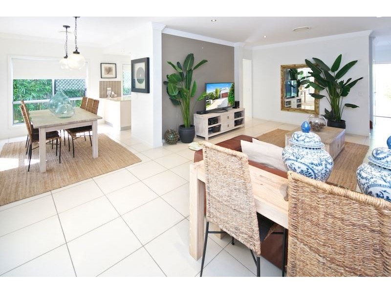 2/64 Compass Drive, Biggera Waters QLD 4216