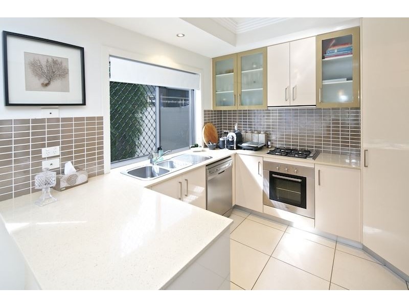 2/64 Compass Drive, Biggera Waters QLD 4216