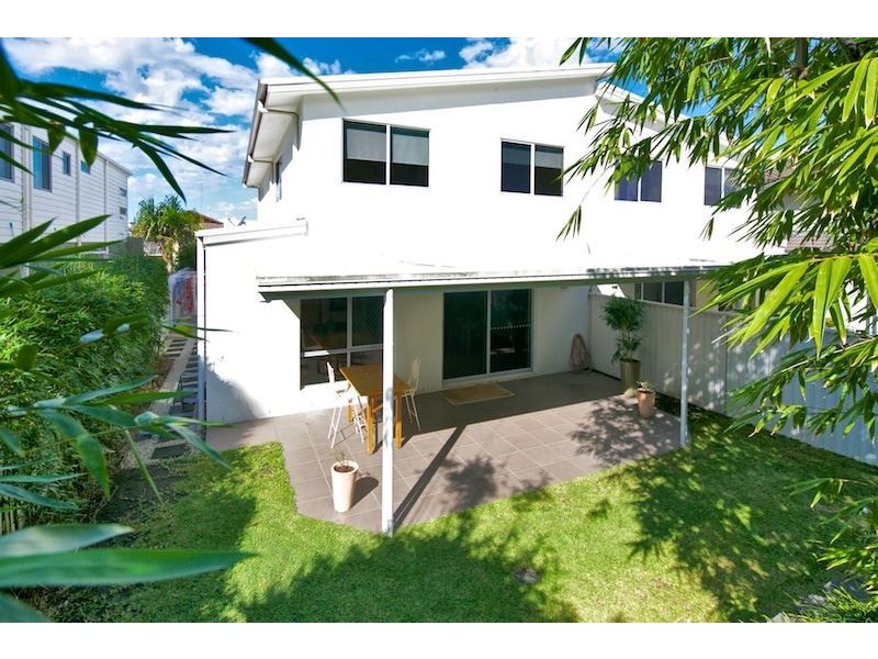 2/64 Compass Drive, Biggera Waters QLD 4216