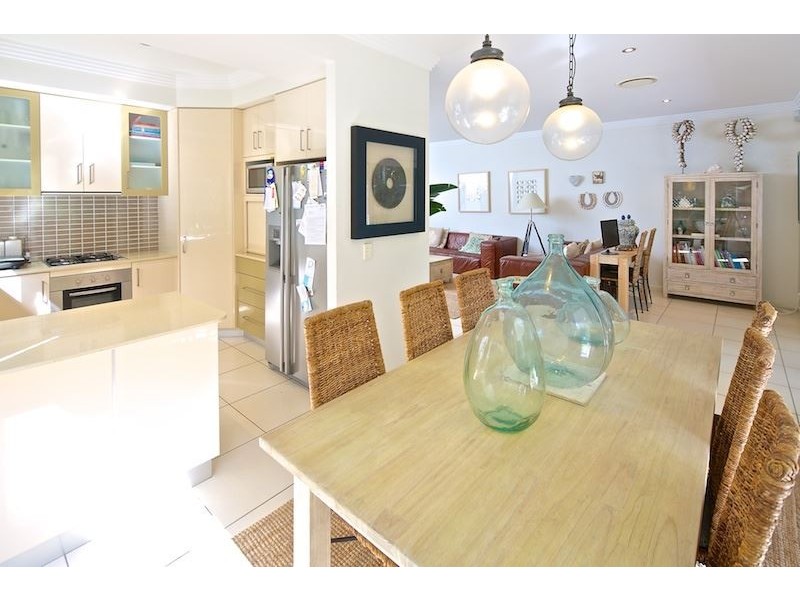 2/64 Compass Drive, Biggera Waters QLD 4216
