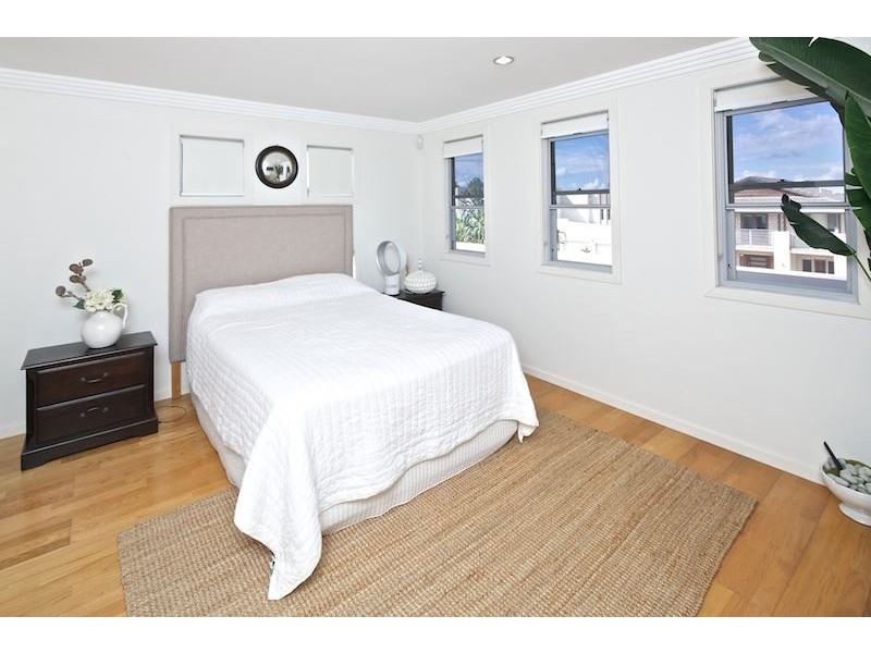 2/64 Compass Drive, Biggera Waters QLD 4216