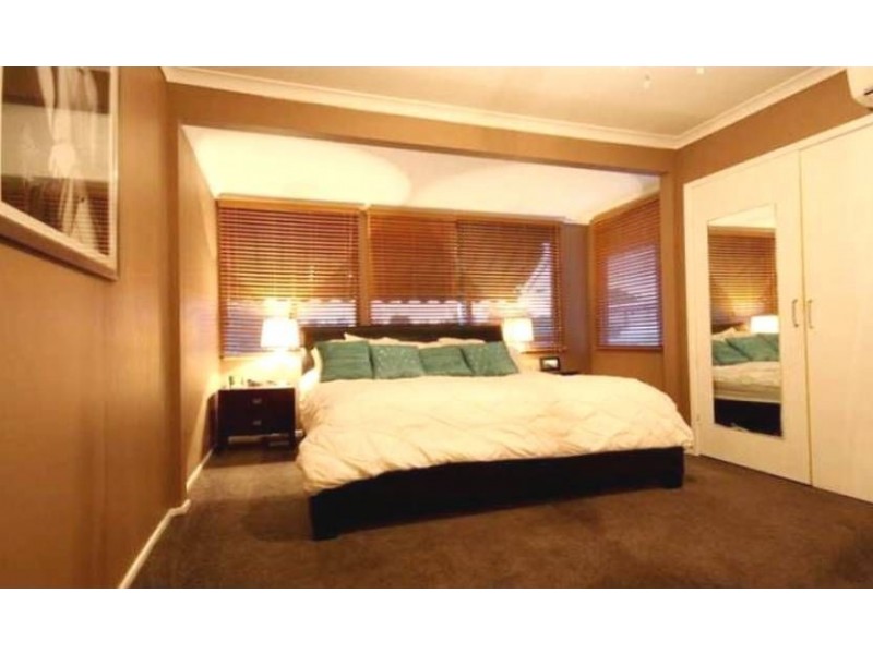 7 Clinton Av, Burleigh Waters QLD 4220