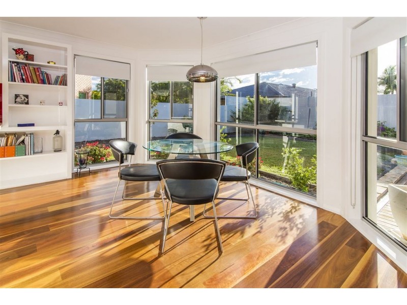 16 Arbuthnot Parade, Benowa Waters QLD 4217