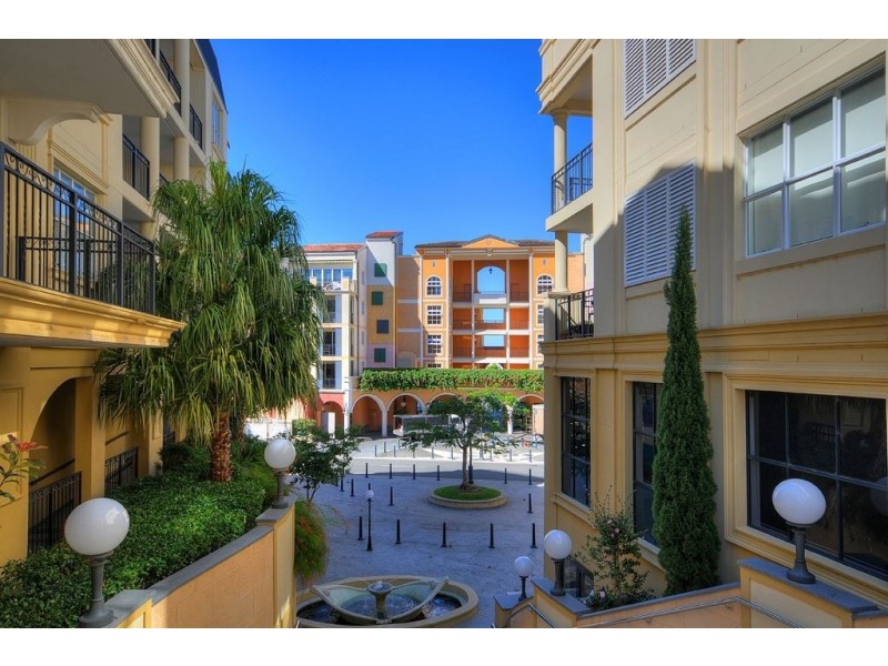 3066/3029 The Boulevard, Carrara QLD 4211