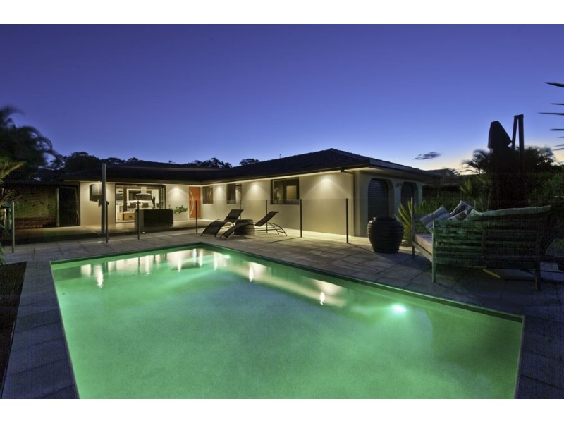 31 Lakefield Crescent, Paradise Point QLD 4216