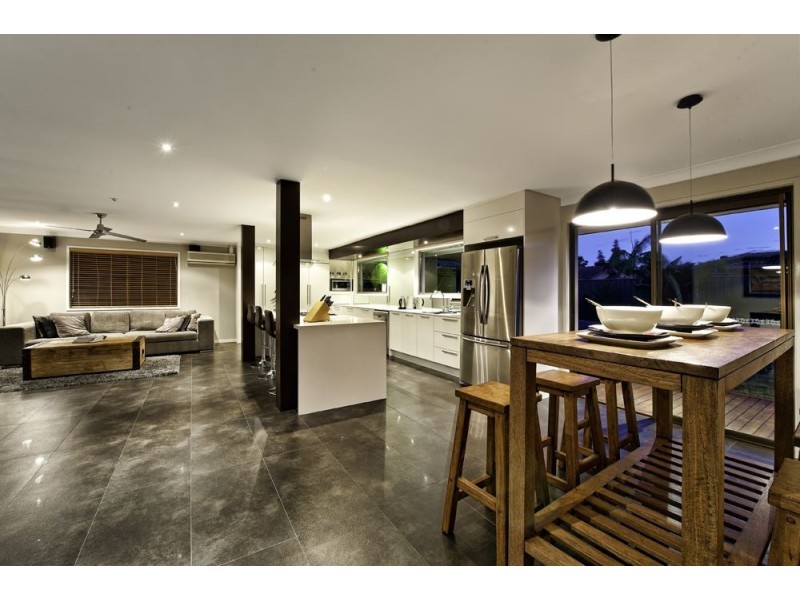 31 Lakefield Crescent, Paradise Point QLD 4216