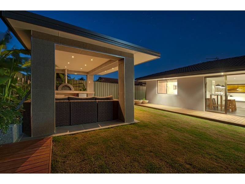 31 Lakefield Crescent, Paradise Point QLD 4216