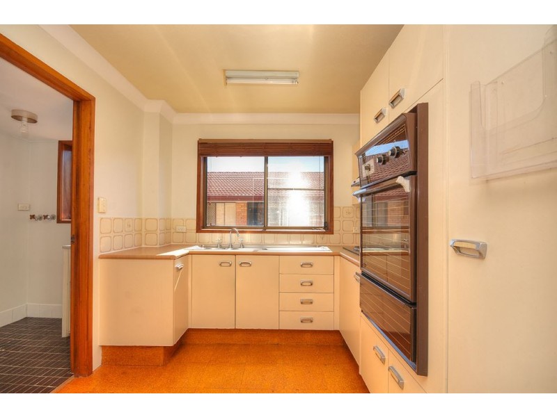 2/14 Duet Drive, Mermaid Waters QLD 4218