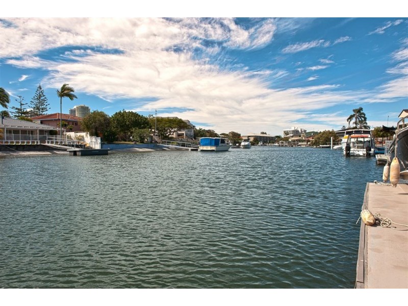 1/13 Vaggelas Crescent, Biggera Waters QLD 4216