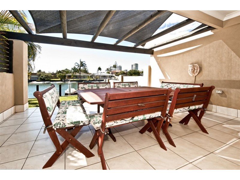 1/13 Vaggelas Crescent, Biggera Waters QLD 4216