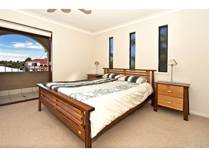 1/13 Vaggelas Crescent, Biggera Waters QLD 4216