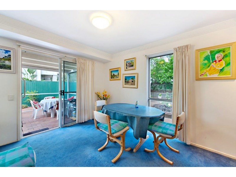 2/4 Vespa Crescent, Surfers Paradise QLD 4217