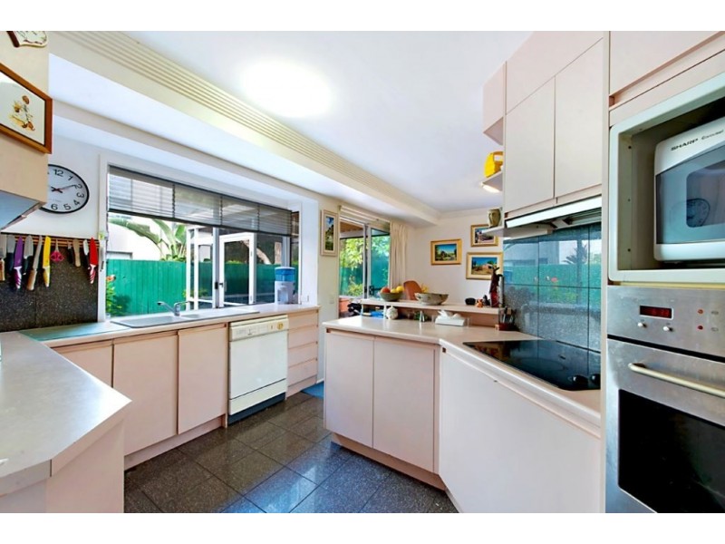 2/4 Vespa Crescent, Surfers Paradise QLD 4217