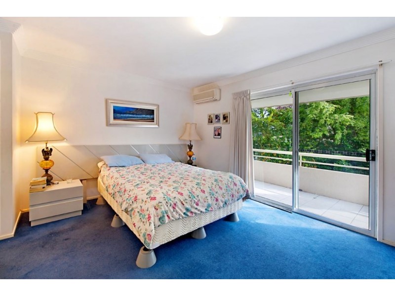 2/4 Vespa Crescent, Surfers Paradise QLD 4217