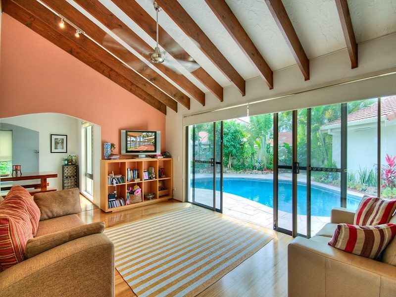 7 Tween Court, Mermaid Waters QLD 4218