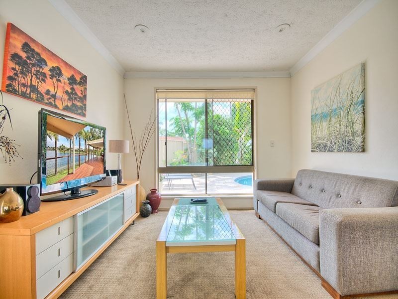 7 Tween Court, Mermaid Waters QLD 4218