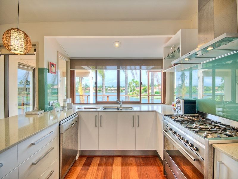 7 Tween Court, Mermaid Waters QLD 4218