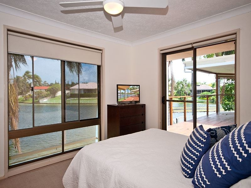 7 Tween Court, Mermaid Waters QLD 4218