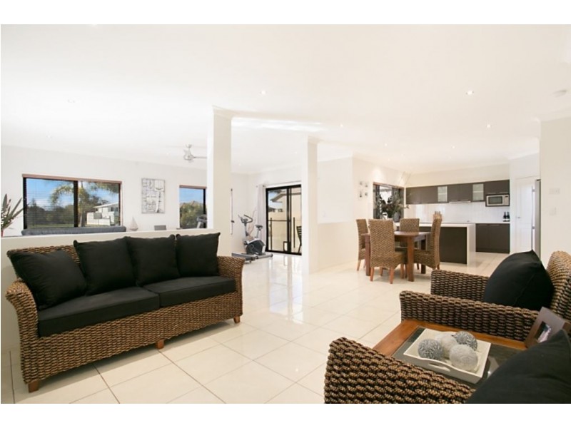 11 Mandolin Avenue, Helensvale QLD 4212