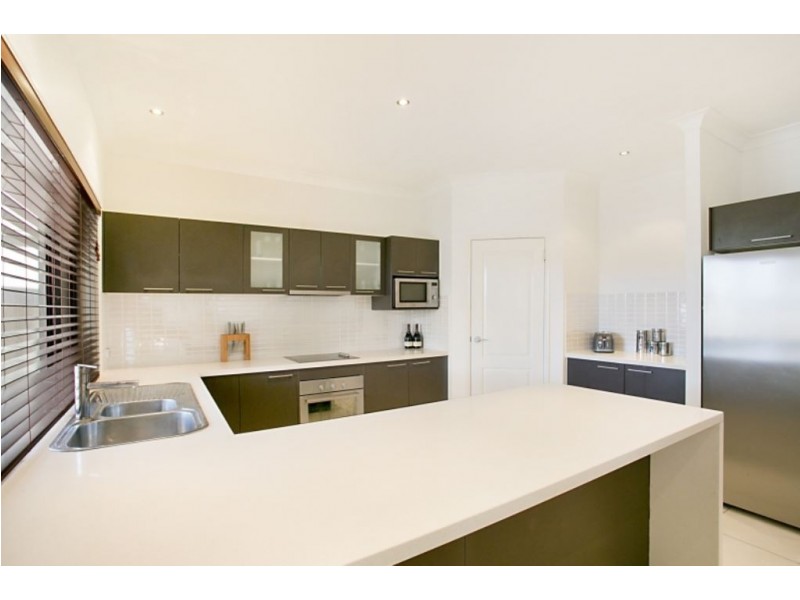 11 Mandolin Avenue, Helensvale QLD 4212