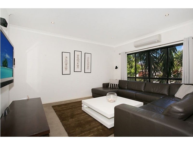 11 Mandolin Avenue, Helensvale QLD 4212