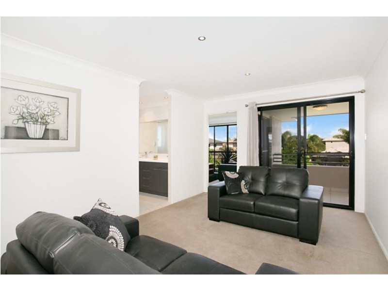 11 Mandolin Avenue, Helensvale QLD 4212