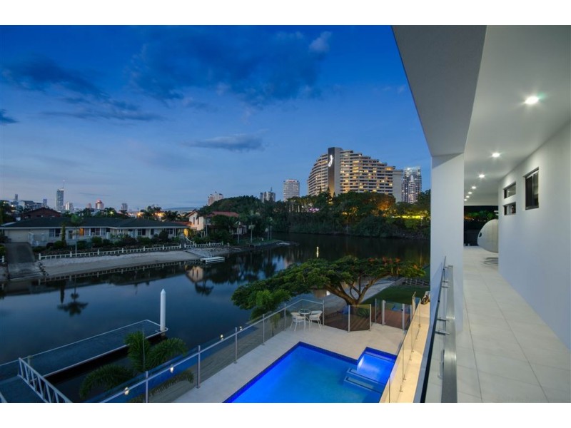 18 Rebecca Court, Broadbeach Waters QLD 4218