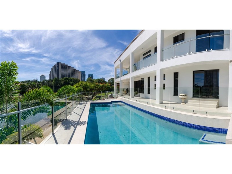 18 Rebecca Court, Broadbeach Waters QLD 4218