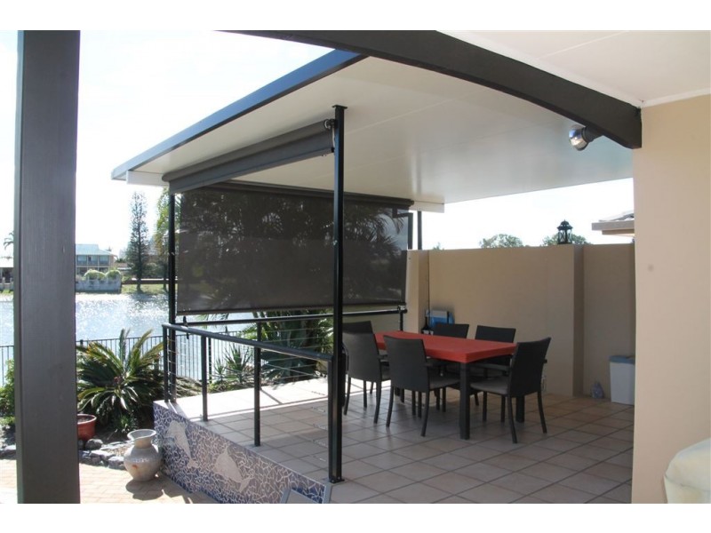 4 Weatherly Avenue, Mermaid Waters QLD 4218