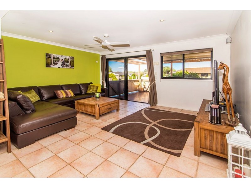 29 Collins Crescent, Benowa QLD 4217