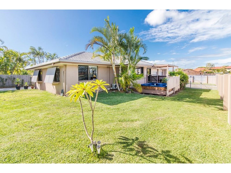 29 Collins Crescent, Benowa QLD 4217