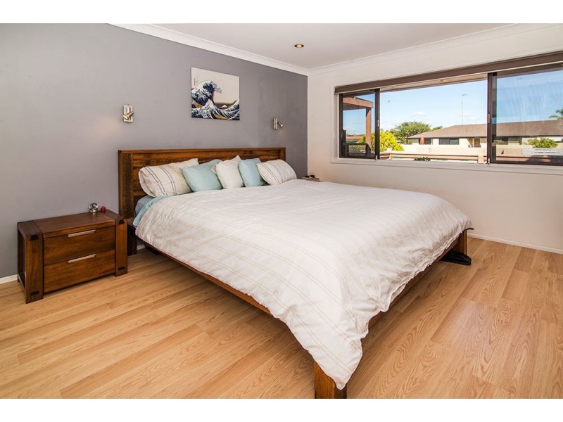 29 Collins Crescent, Benowa QLD 4217