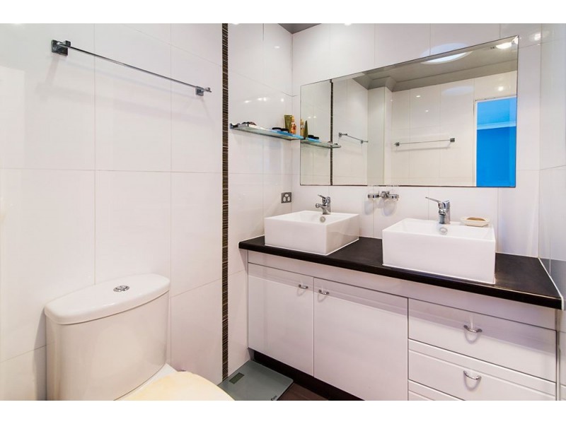 29 Collins Crescent, Benowa QLD 4217
