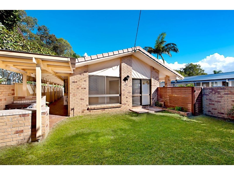 54 Victor Avenue, Paradise Point QLD 4216
