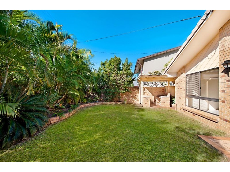 54 Victor Avenue, Paradise Point QLD 4216