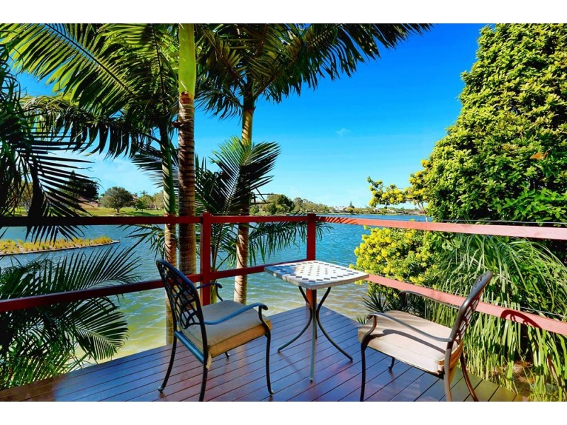 20 Haslewood Court, Mermaid Waters QLD 4218