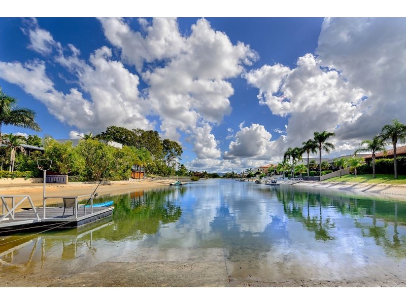 4 Peter Blondell Drive, Mermaid Waters QLD 4218