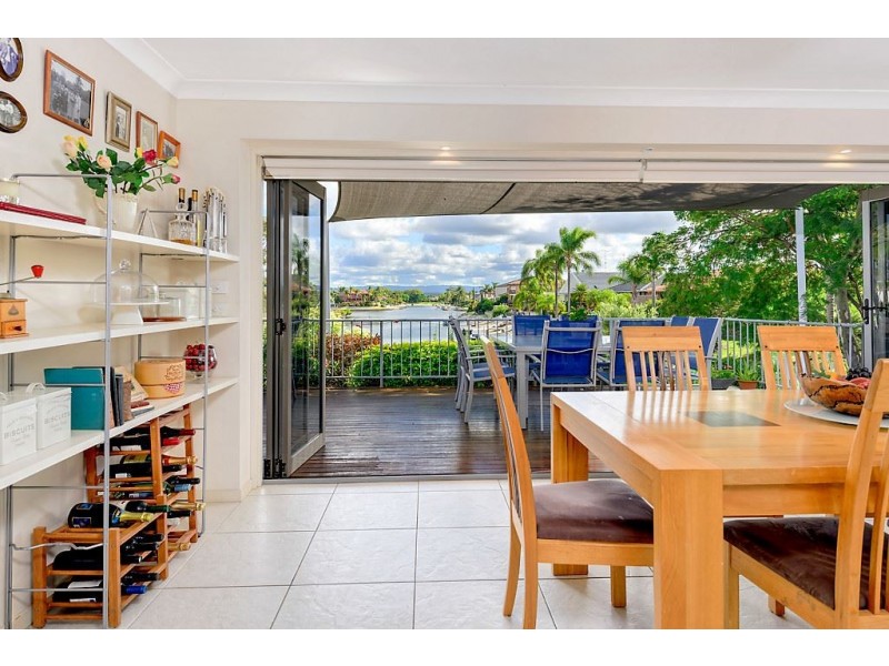 4 Peter Blondell Drive, Mermaid Waters QLD 4218