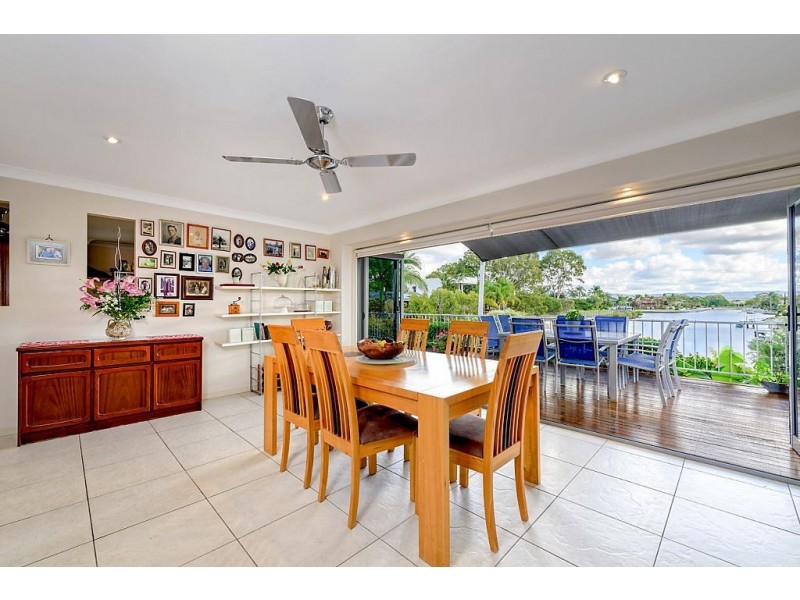 4 Peter Blondell Drive, Mermaid Waters QLD 4218