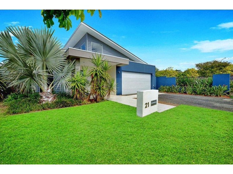 21 Galley Road, Hope Island QLD 4212