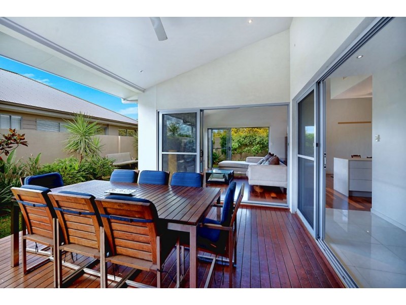 21 Galley Road, Hope Island QLD 4212