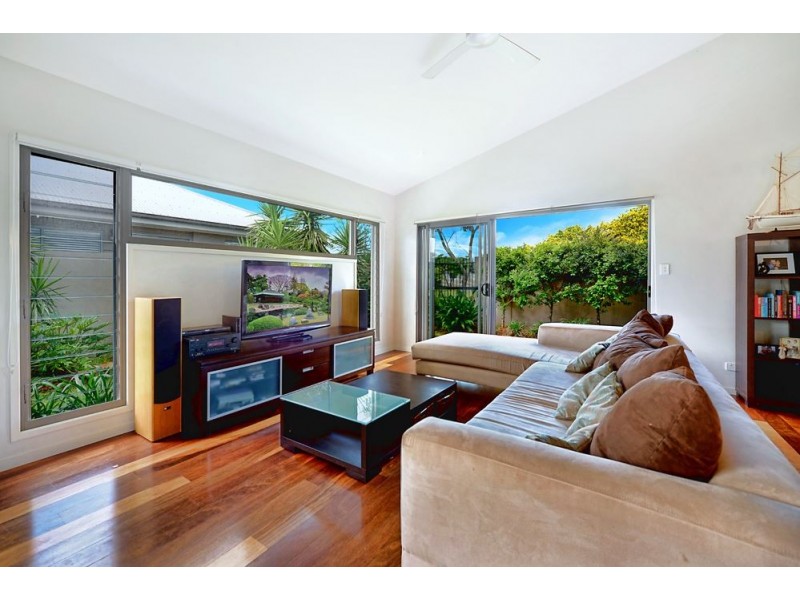 21 Galley Road, Hope Island QLD 4212