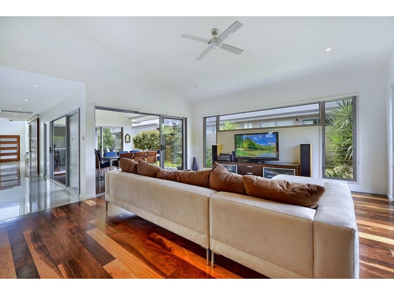 21 Galley Road, Hope Island QLD 4212