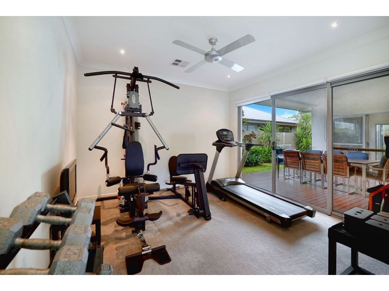 21 Galley Road, Hope Island QLD 4212