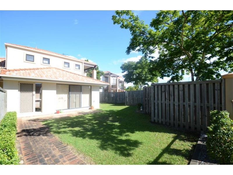 15/302 Christine Avenue, Varsity Lakes QLD 4227