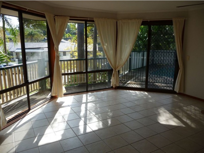 129 Thorngate Drive, Robina QLD 4226