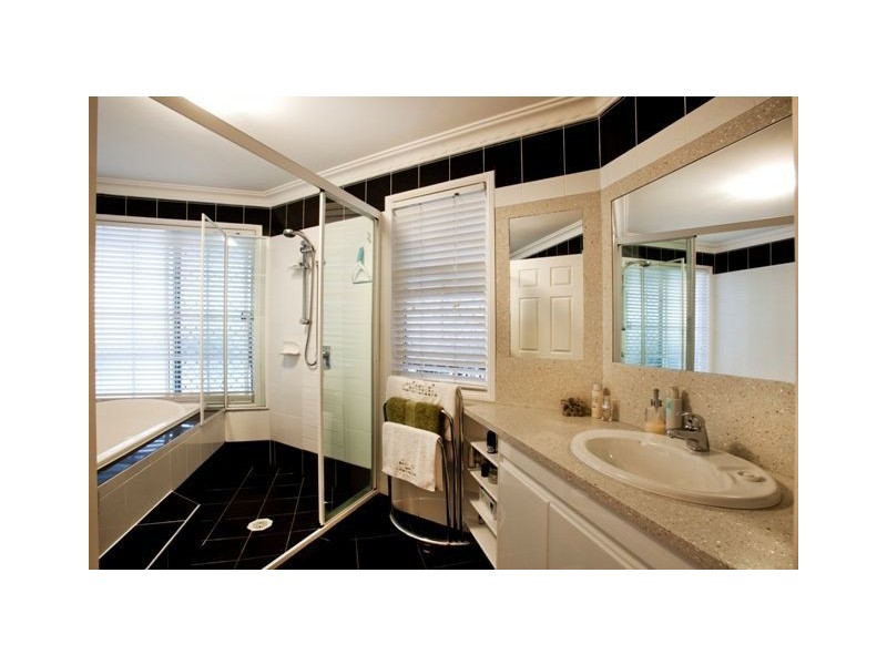 11 Malvern Place, Robina QLD 4226